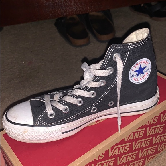 Converse Shoes - Unisex high top converse chuck Taylor